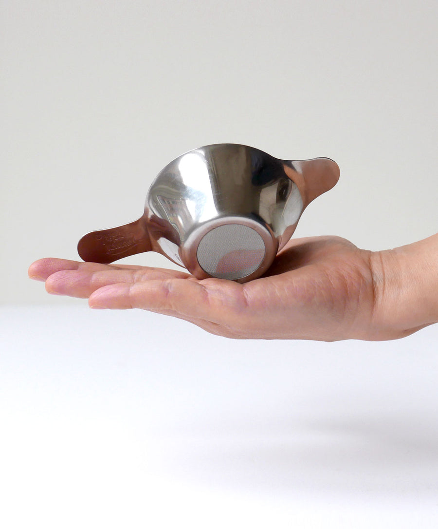 metal strainer size reference hand