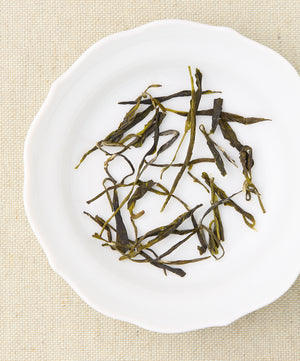 formosa dragon well dry tea leaves