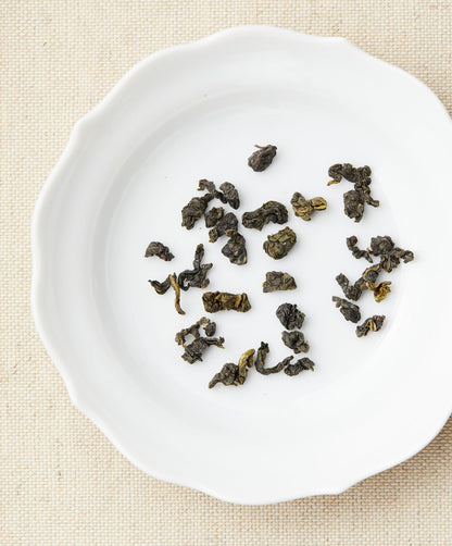 2028 oolong tea leaves