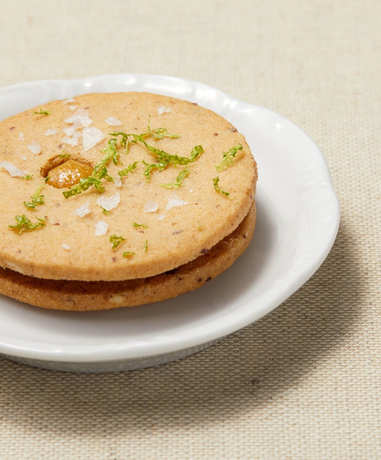 new york pineapple linzer cookie